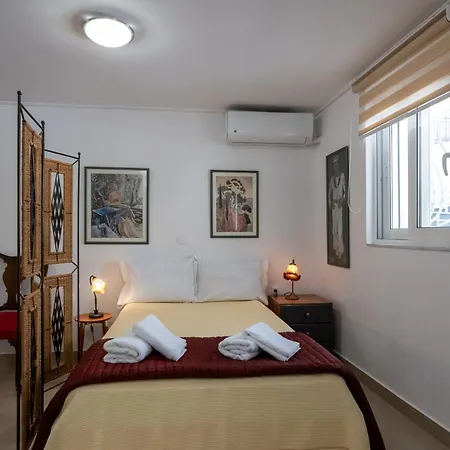 Myrto Lower Ground Floor Apartamento