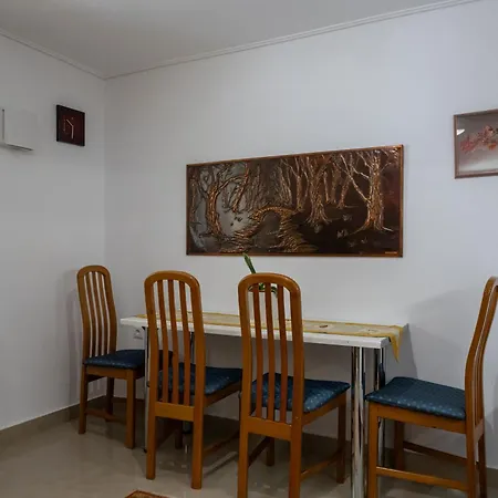 Myrto Lower Ground Floor Apartmán