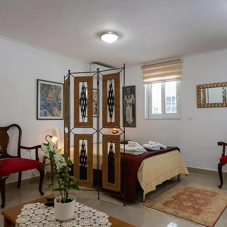 Appartement Myrto Lower Ground Floor *