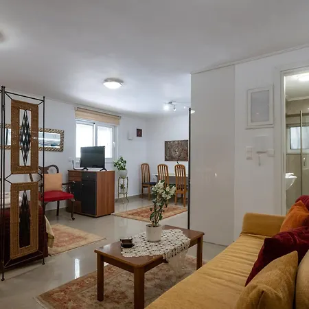 Myrto Lower Ground Floor Appartement