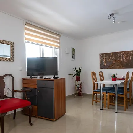 Apartmán Myrto Lower Ground Floor Kalamata