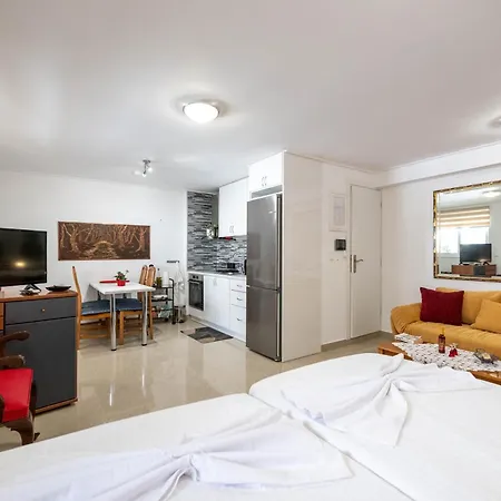 Apartmán Myrto Lower Ground Floor *