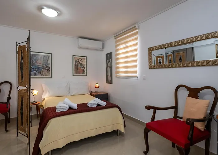 Myrto Lower Ground Floor Apartmán *