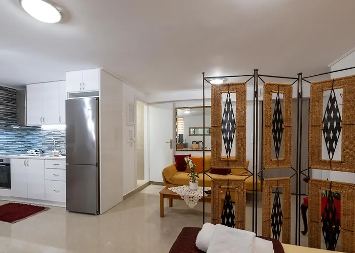 Myrto Lower Ground Floor Apartmán *